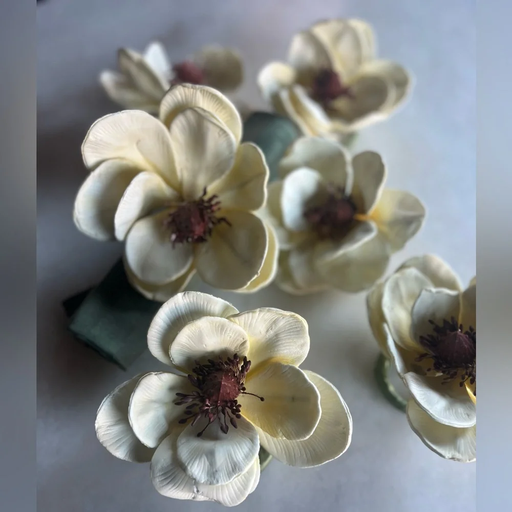 Z Gallerie Vintage Magnolia Napkin Rings – Set of 6 – Cream Floral Table Decor